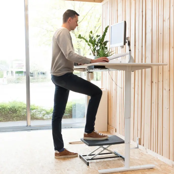 Ontdek zit-sta bureaus voor meer beweging tijdens je werkdag Ergonomio elektrisch zit-sta bureau voor afwisselend zittend en staand werken
